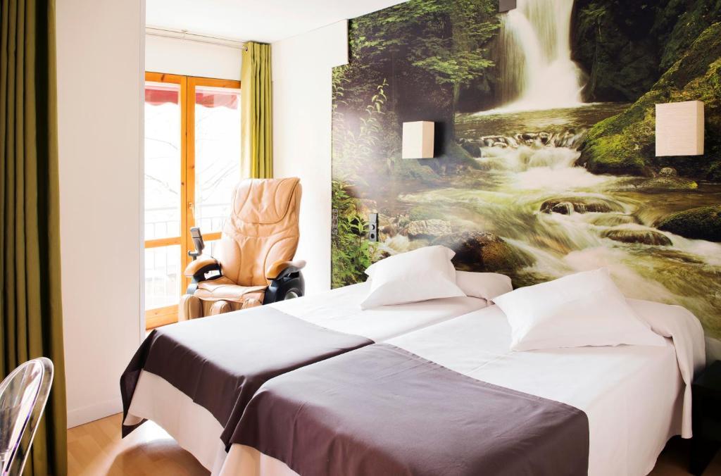 Hospedium Hostal Un Punto Chic Huesca Phòng bức ảnh