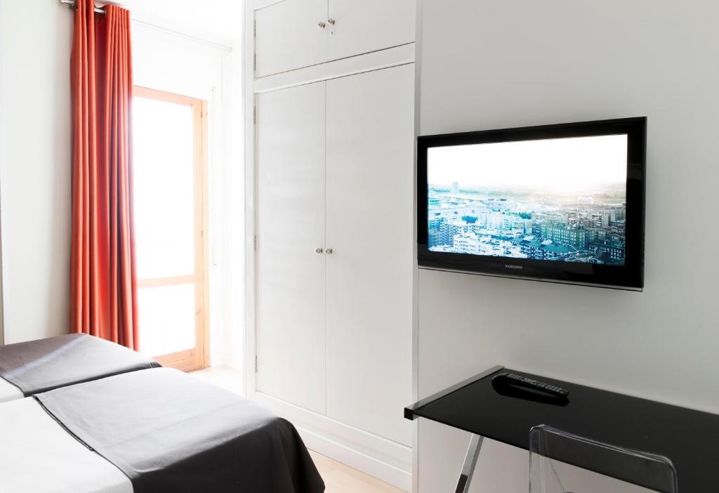 Hospedium Hostal Un Punto Chic Huesca Ngoại thất bức ảnh