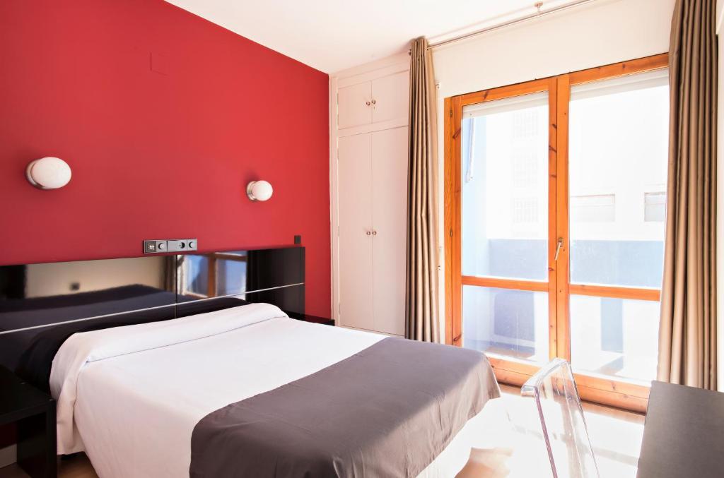 Hospedium Hostal Un Punto Chic Huesca Ngoại thất bức ảnh