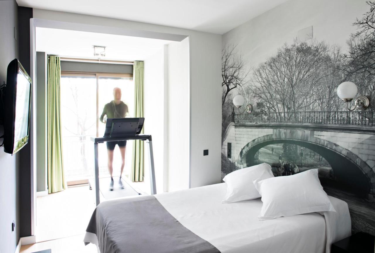 Hospedium Hostal Un Punto Chic Huesca Phòng bức ảnh
